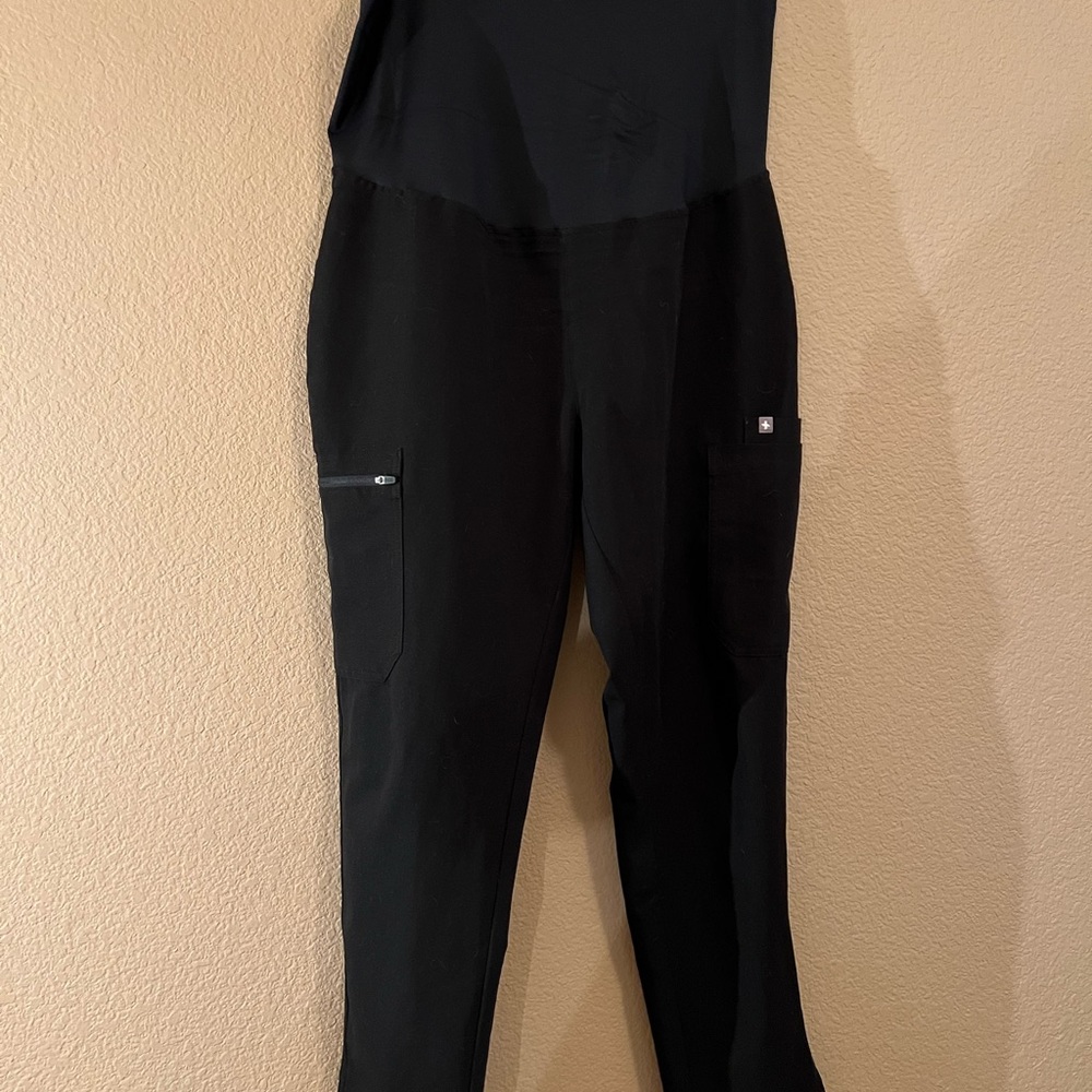 Black Figs Maternity Yola Scrub Pants. Size Petite Large